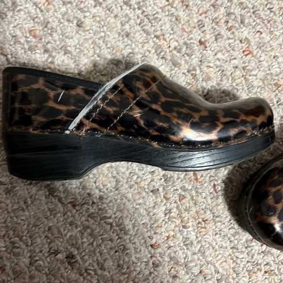 Leopard Print Patent Leather Dansko - Picture 9 of 12